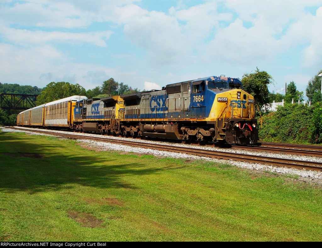 CSX 7664 and 7852